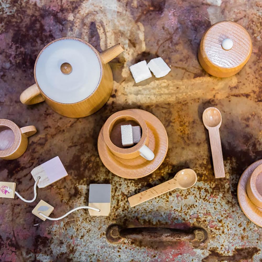 MAKE ME ICONIC - Tea Set - Wooden