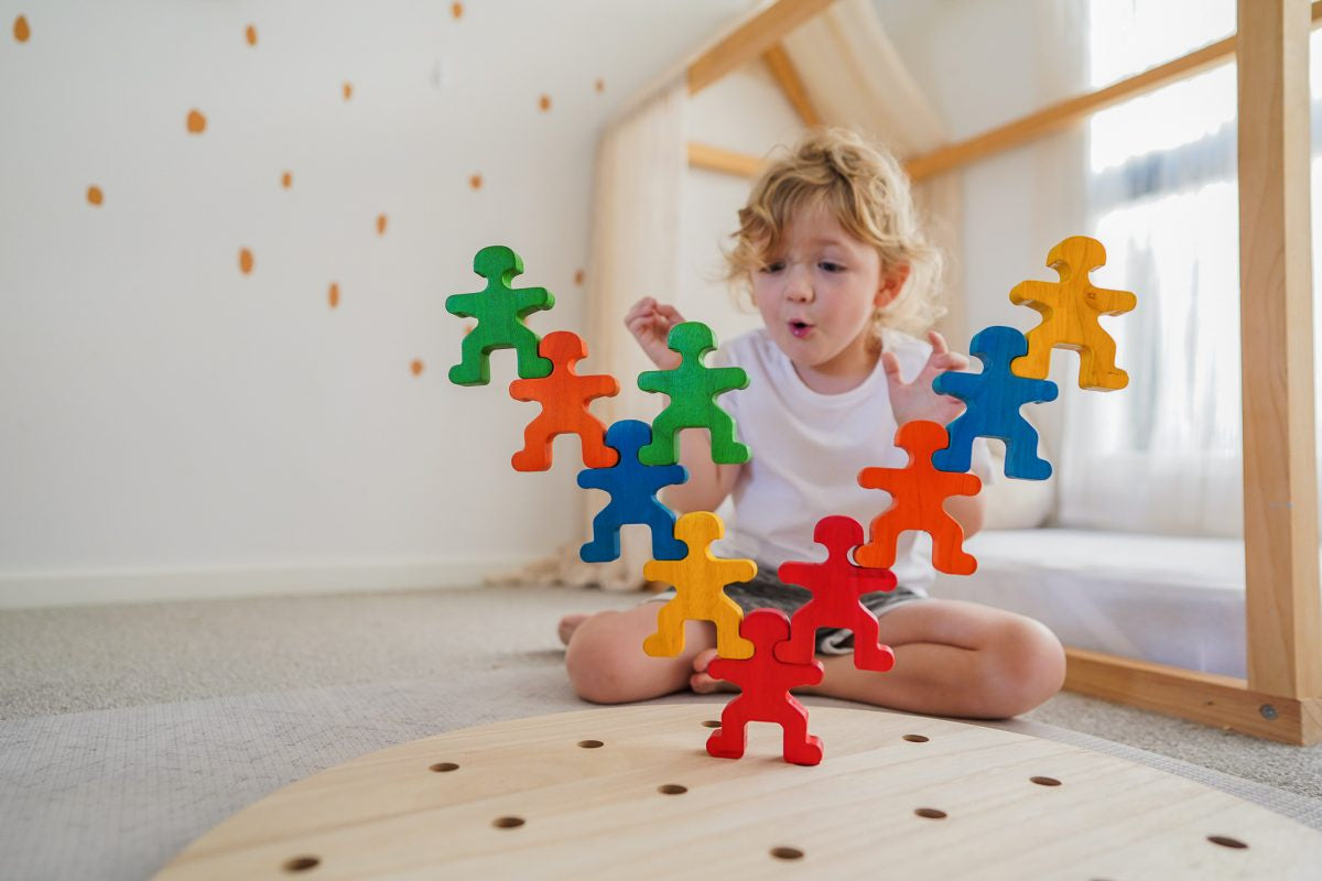 QToys- Rainbow Balancing People-10piece
