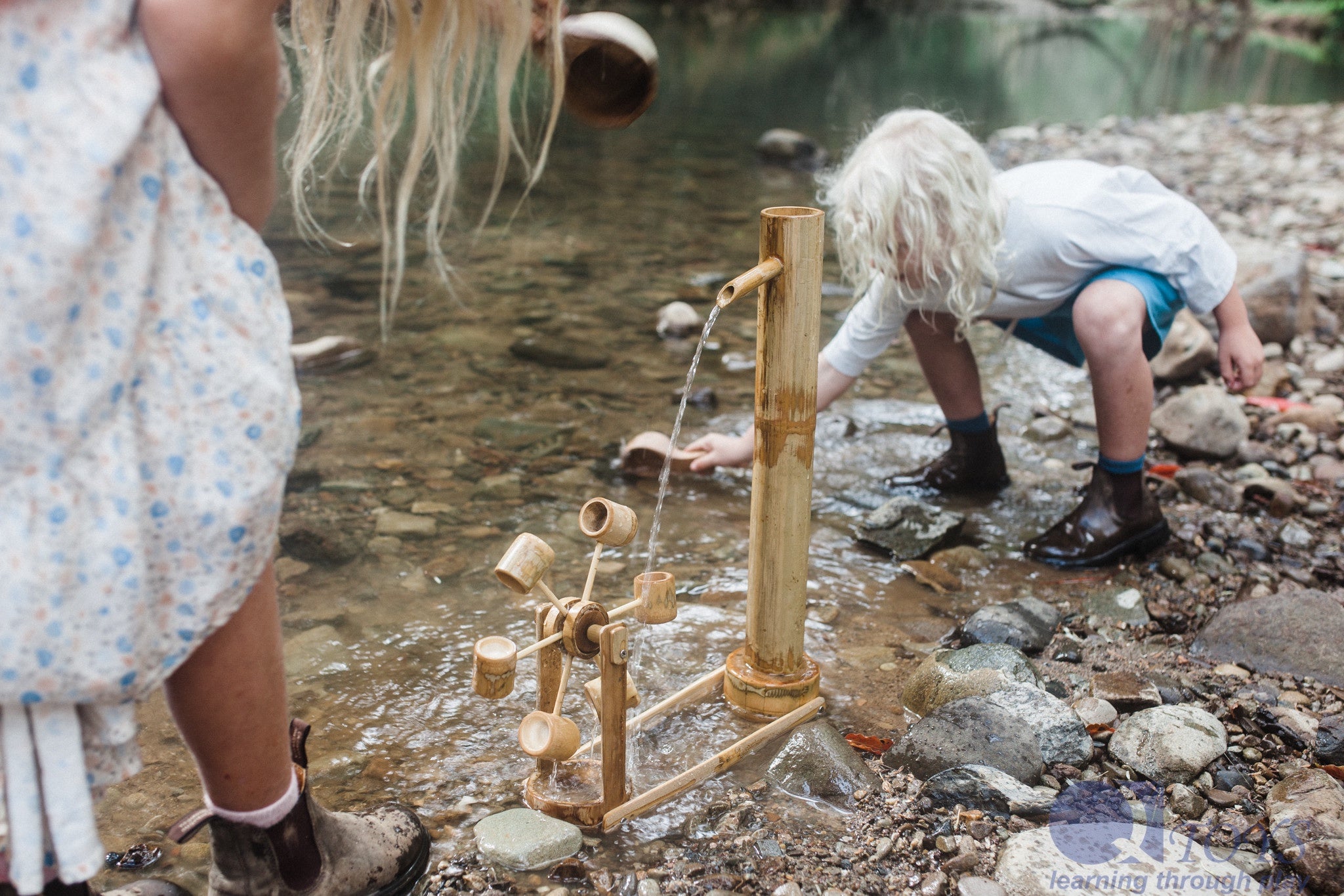 Qtoys - Bamboo Water Mill